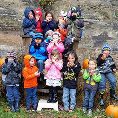 Kids crunching on apples